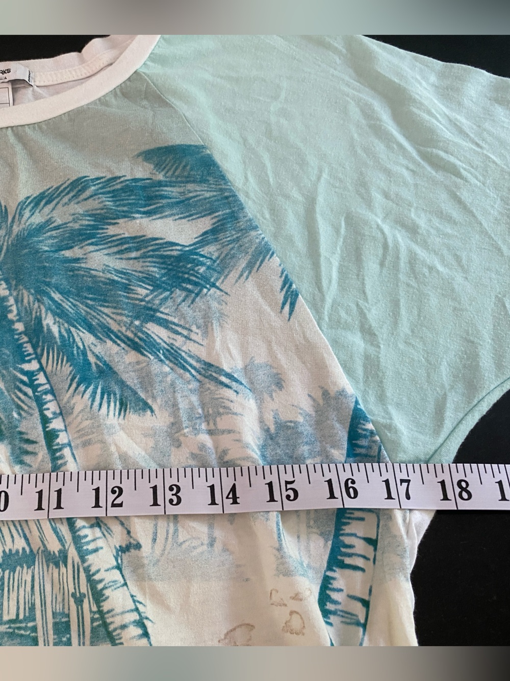 DISNEY PARKS Authentic Mint Teal Mickey Minnie Beach 3/4 Sleeve Tee Size Medium - Picture 4 of 8